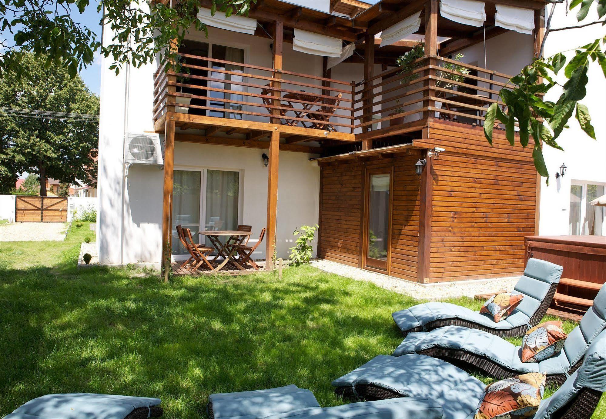 Sunset Apartments Хайдусобосло Экстерьер фото